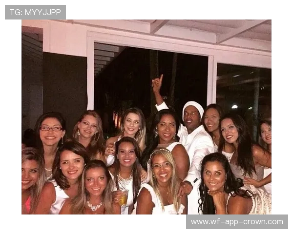 小罗当年在夜店喝到凌晨四点，第二天训练迟到还穿着拖鞋