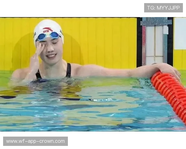 张雨霏训练完顺手买个包，我工资还没她零头多