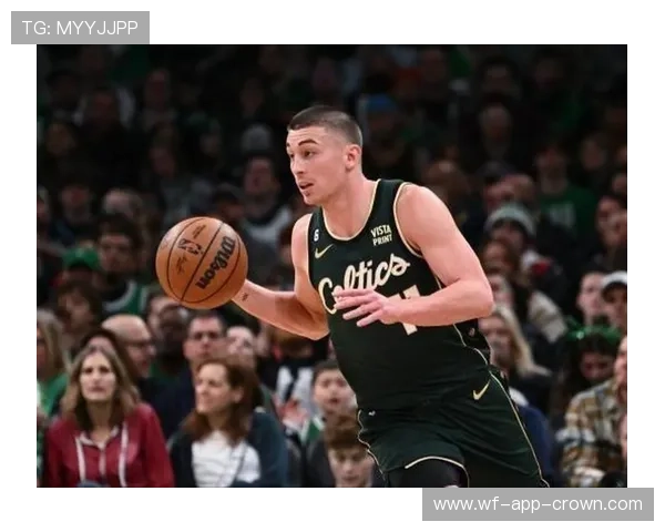 普里查德无球跑动拉开空间，提升绿军外线效率