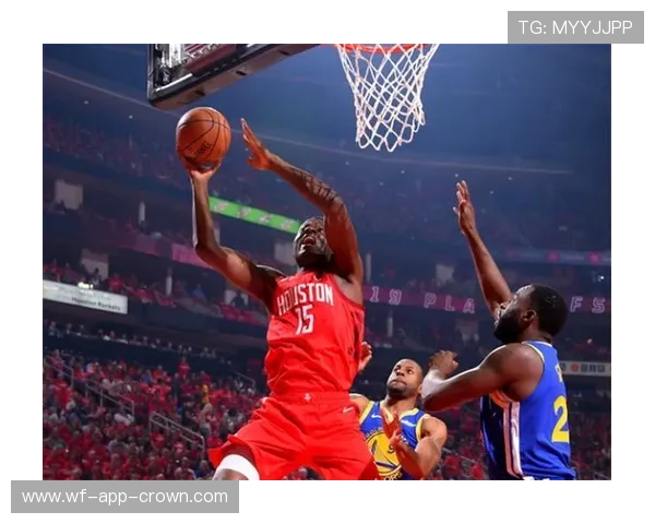 利拉德关键时刻连续突破拉开差距 提升球队进攻效率