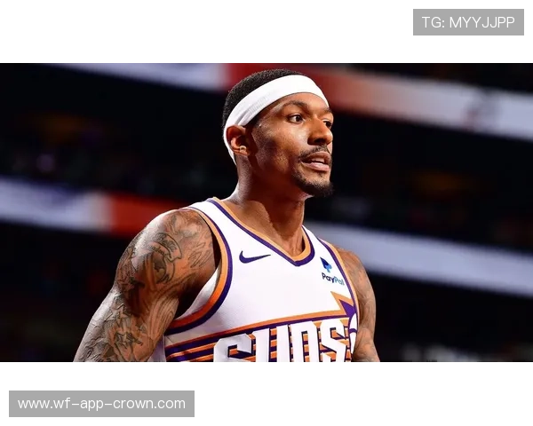 布拉德利·比尔频繁利用挡拆拉开空间提升三分效率明显超过本赛季初期